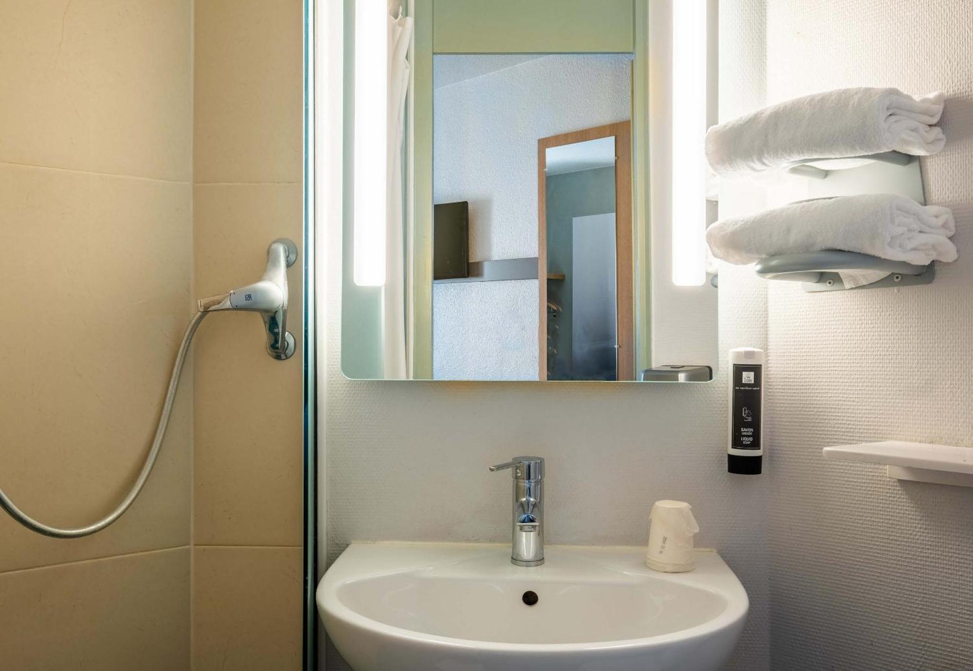 B&B Hotel Annecy Argonay Zewnętrze zdjęcie