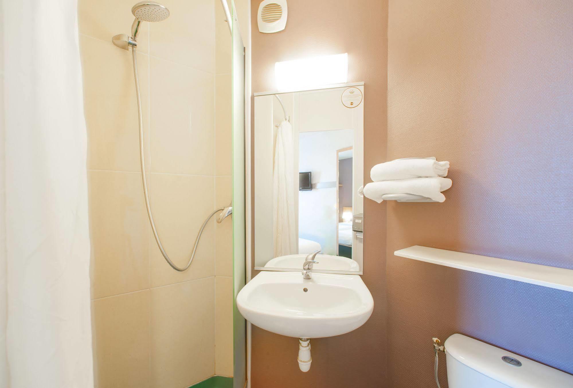 B&B Hotel Annecy Argonay Zewnętrze zdjęcie